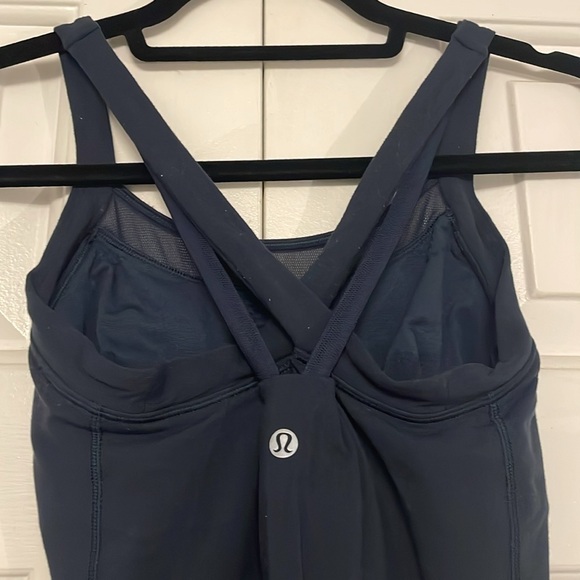Navy blue Lululemon workout tank - Picture 5 of 7